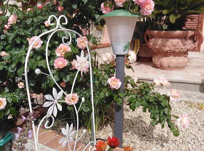 Bed & Breakfast The Roses Garden 4*