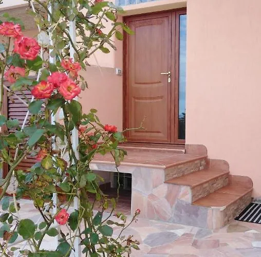 The Roses Garden 4*